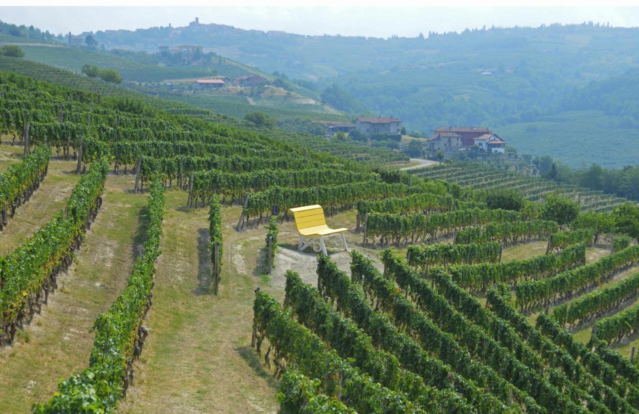 Agriturismo La Ruota Montelupo Albese Bagian luar foto